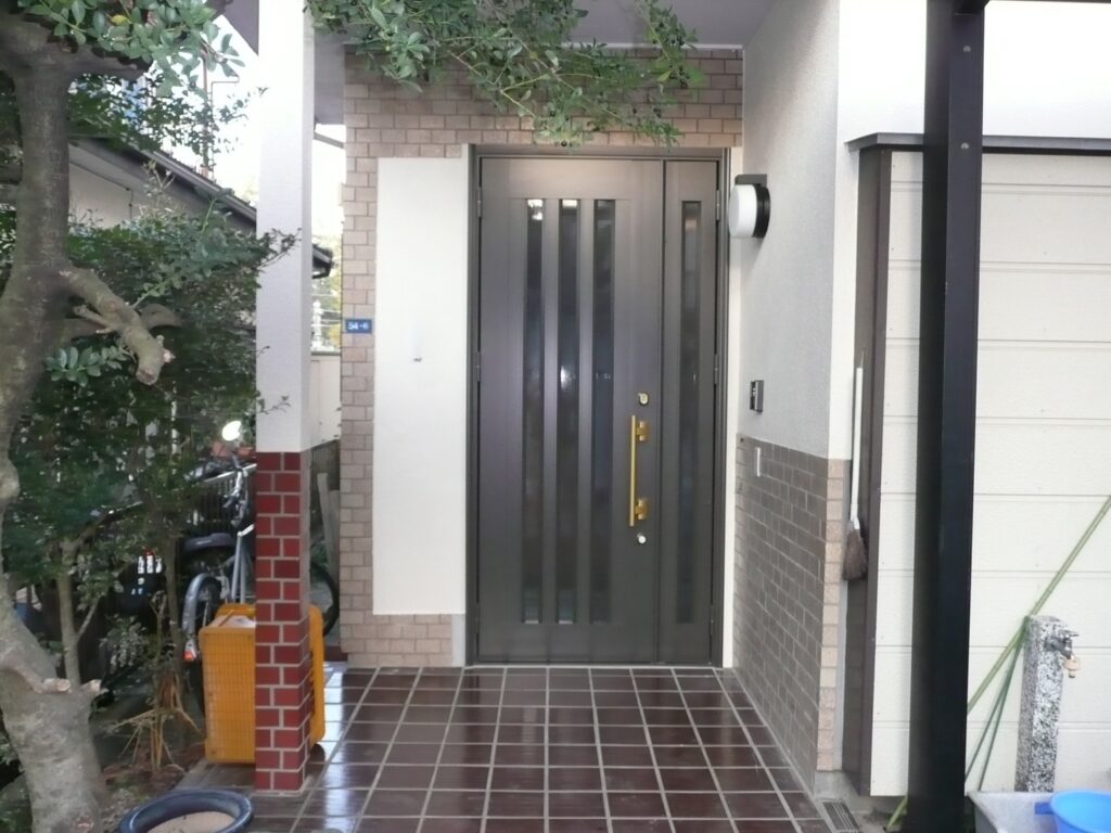 ■ After:掃除がラクで明るい断熱ドアへ