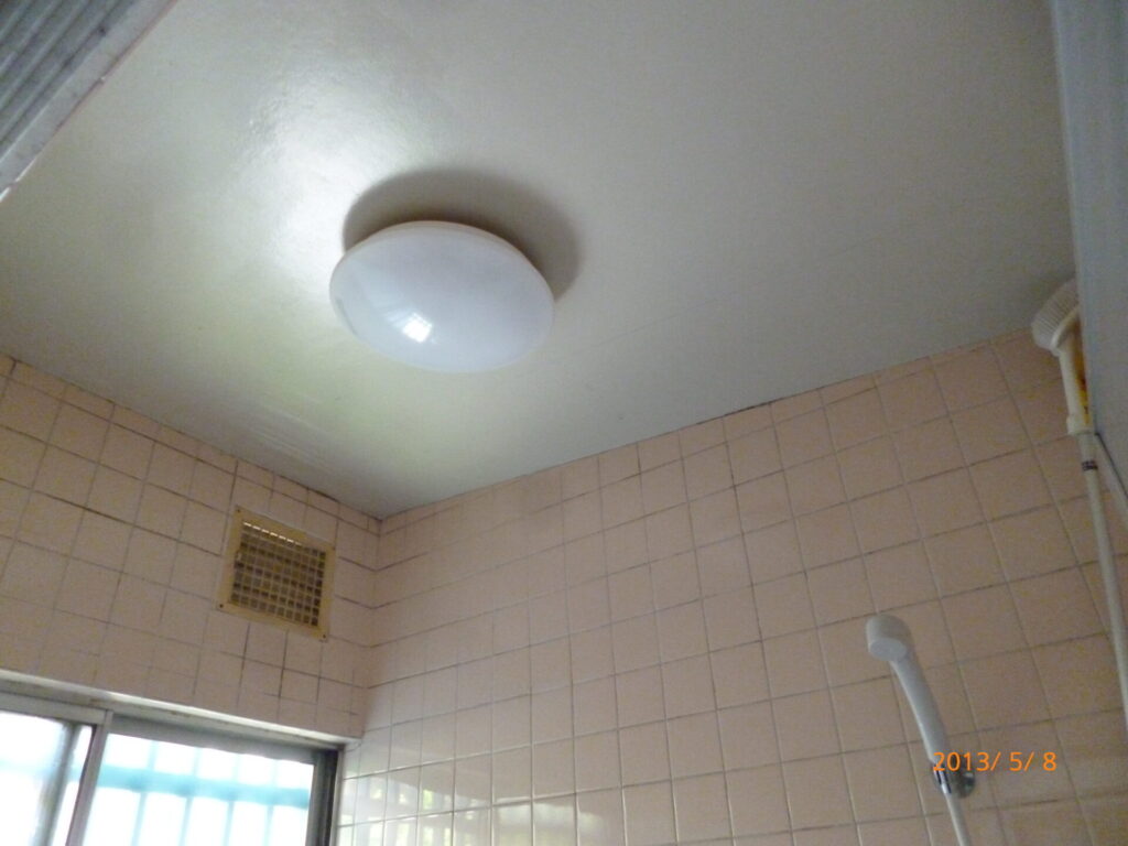 ■施工事例紹介■【横浜市瀬谷区いずみ野・戸建て】浴室天井のカビと塗膜剥がれを下地から改善|工事費20万円・工期2日